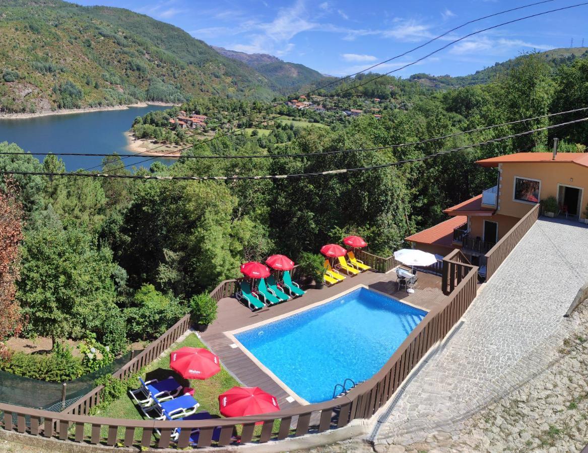 הוילה ויירה דו מיניו Casa Encosta Do Geres-Ferias No Geres מראה חיצוני תמונה