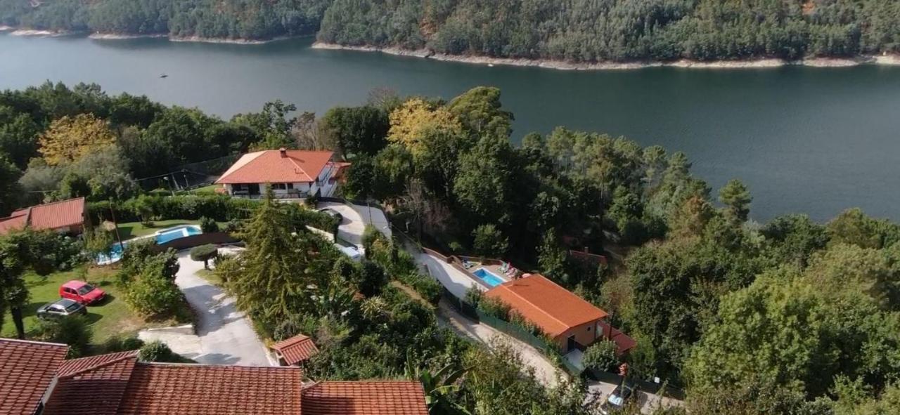 הוילה ויירה דו מיניו Casa Encosta Do Geres-Ferias No Geres מראה חיצוני תמונה