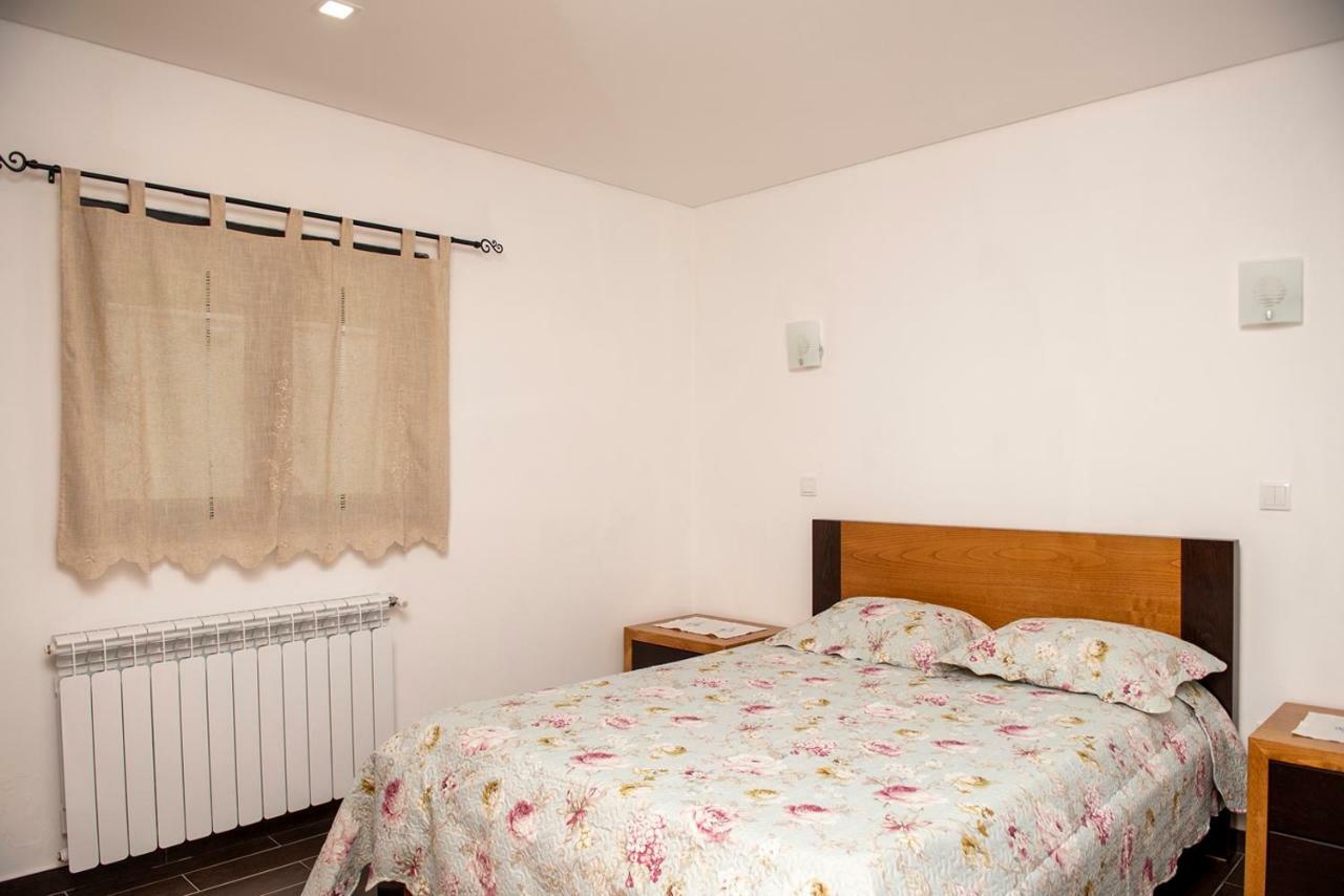 הוילה ויירה דו מיניו Casa Encosta Do Geres-Ferias No Geres מראה חיצוני תמונה